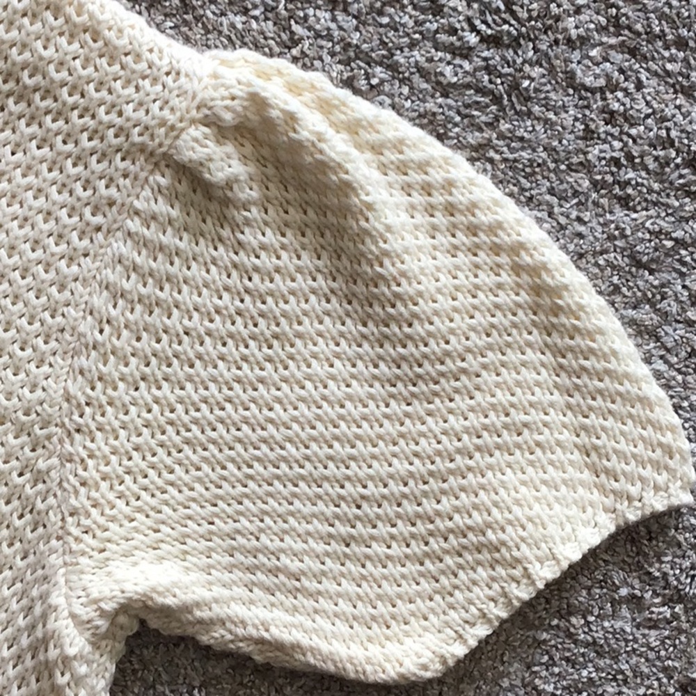 SHORT SLEEVED KNIT SWEATER - SMALL NWT - Picture 5 of 10